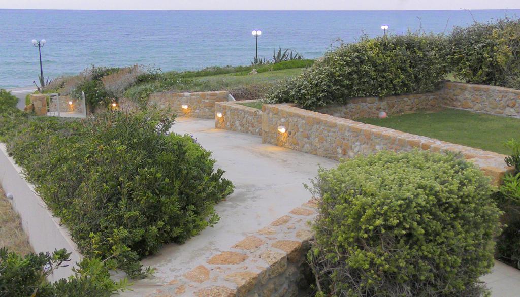 Sea View Beachfront Villa Peri Gouves Buitenkant foto