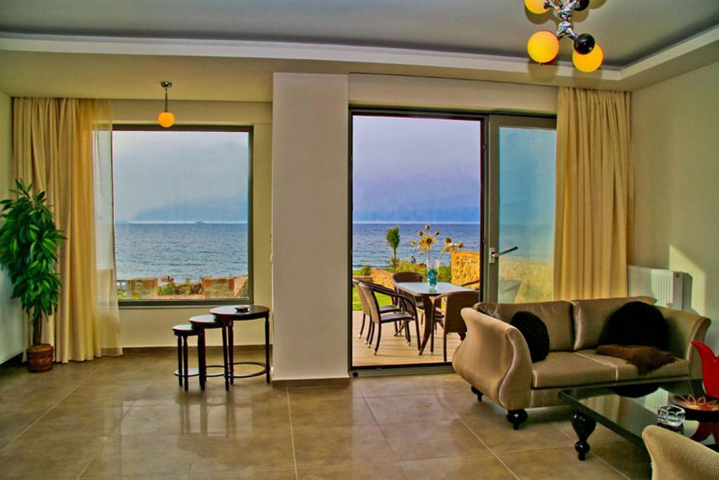 Sea View Beachfront Villa Peri Gouves Buitenkant foto